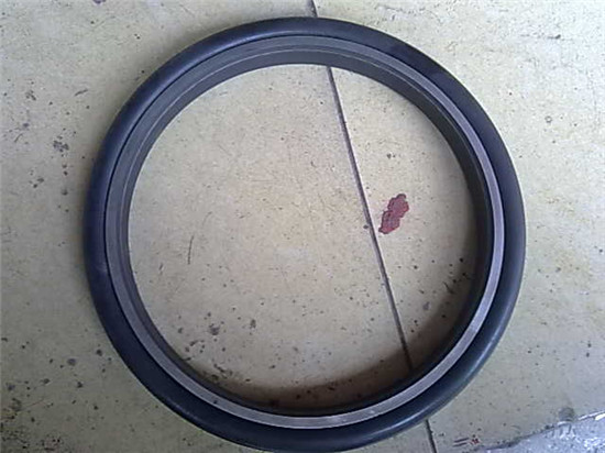 軸(zhou)端密(mi)封件(jian)