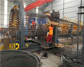 鋼(gang)筋籠(long)滾焊(han)機