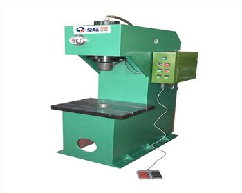 Y41系列單(dan)柱液壓(ya)機