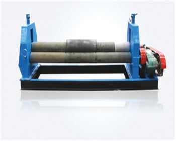 機(ji)械半(ban)自動(dong)三輥(gun)卷闆(pan)機